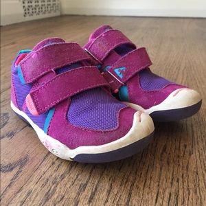 Plae pink and fuchsia toddler Sz. 8. Style Ty.